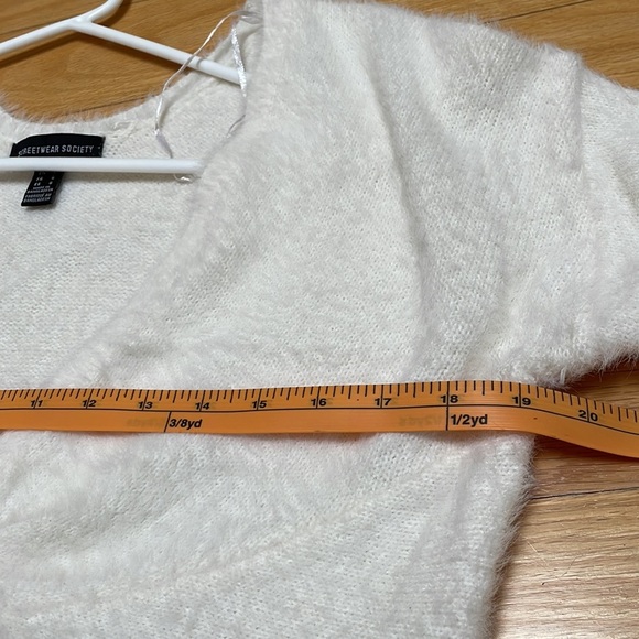 Streetwear Society White Fuzzy Sweater - Picture 4 of 4